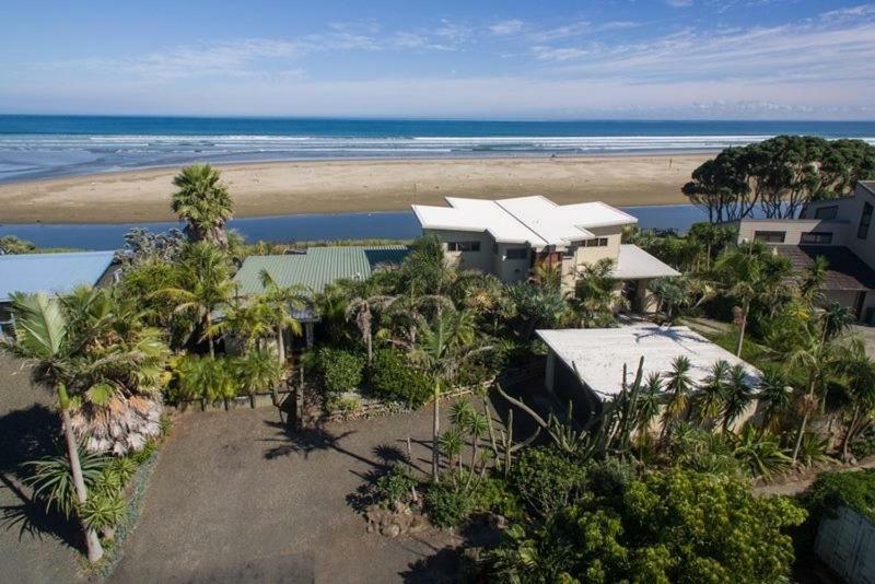 Gems Seaside Lodge Ahipara Buitenkant foto