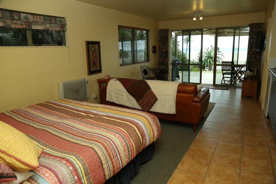 Gems Seaside Lodge Ahipara Buitenkant foto